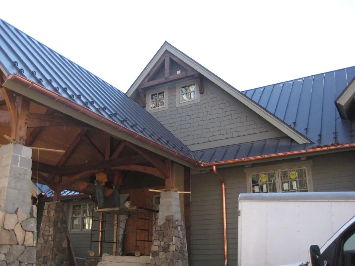Craftsman Roofing team delivering quality roofing work in Briar Glen